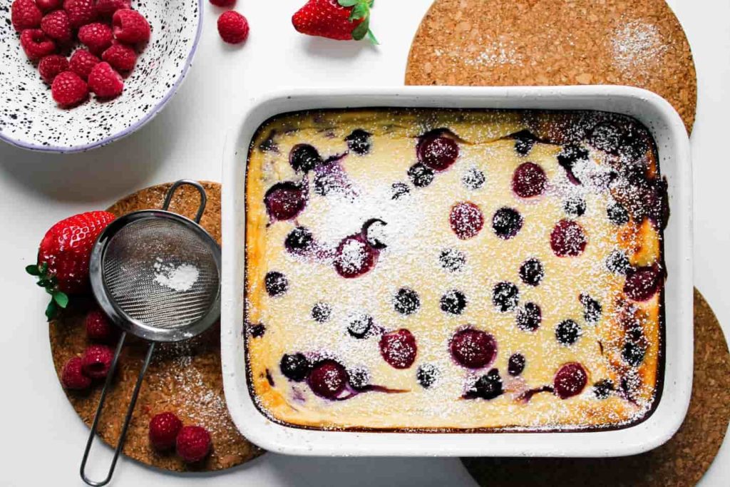 Easy Quark Cake With Fresh Berries