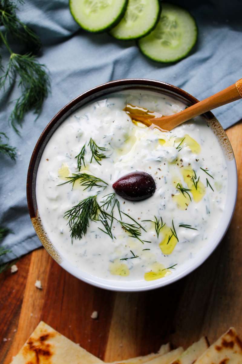 What to eat with tzatziki sauce